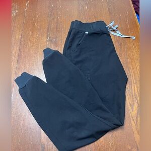 FIGS black Zamora Joggers